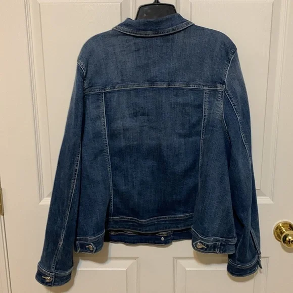 Denim jacket - Picture 2 of 5